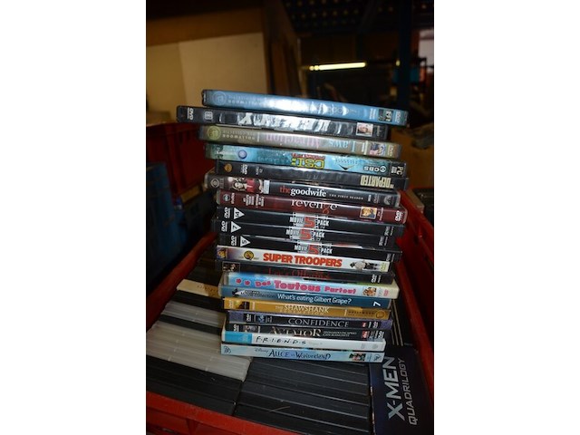 4 kisten gevuld met ca. 320 dvd's - afbeelding 3 van  7