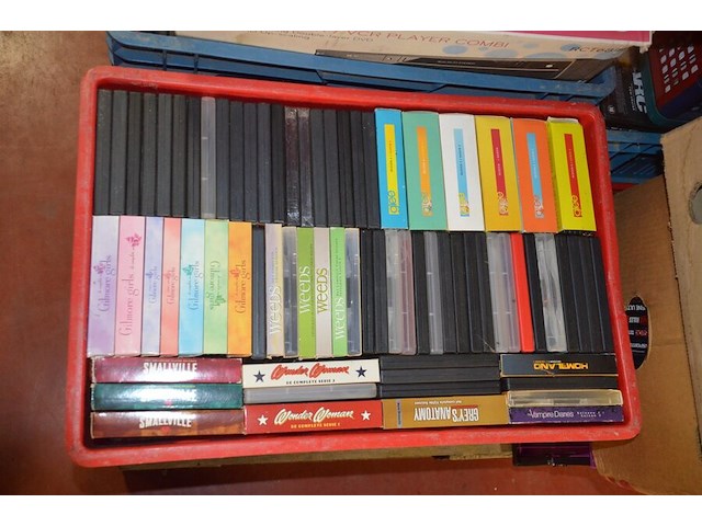 4 kisten gevuld met ca. 320 dvd's - afbeelding 6 van  7
