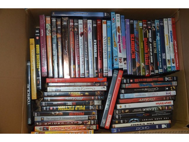 4 kisten gevuld met ca. 320 dvd's - afbeelding 3 van  5