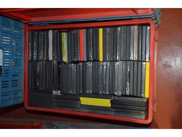 4 kisten gevuld met ca. 320 dvd's - afbeelding 5 van  5
