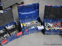 4 koffers met inhoud - afbeelding 2 van  3