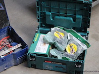 4 koffers met inhoud - afbeelding 3 van  3