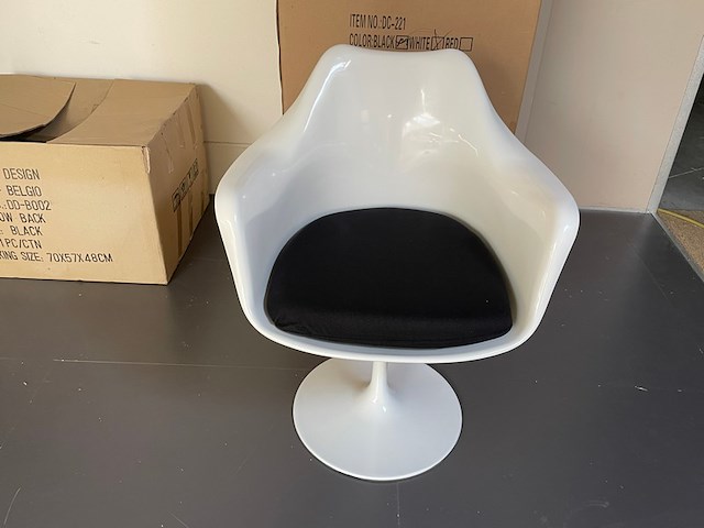 4 kuipstoelen - afbeelding 1 van  6