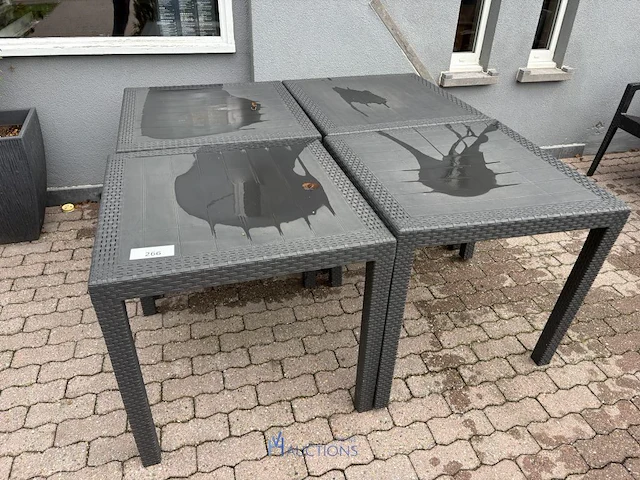 4 kunststof tuintafels - afbeelding 5 van  5