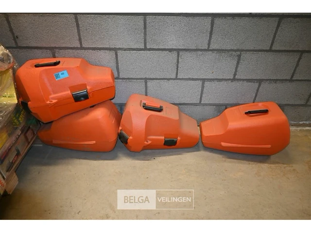± 4 lege kettingzaagboxen stihl - afbeelding 1 van  4