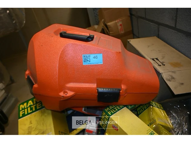 ± 4 lege kettingzaagboxen stihl - afbeelding 2 van  4