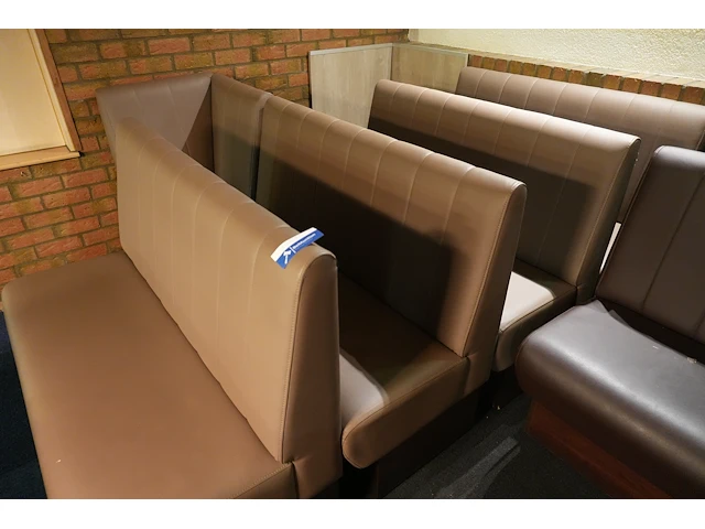 4 lichtbruine zitbanken + 1 hoekelement (120 x 60 x h94 cm) - afbeelding 1 van  4