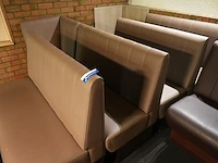 4 lichtbruine zitbanken + 1 hoekelement (120 x 60 x h94 cm)
