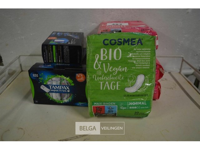 4 maandverband en 4 doosjes tampons - afbeelding 1 van  3