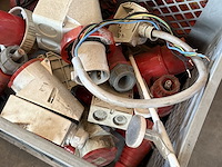 4 magazijnbakken met inhoud - afbeelding 2 van  3