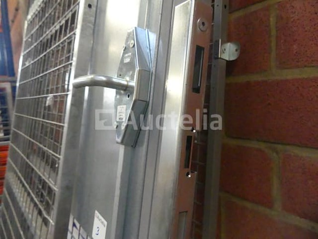 4 metalen deuren en barrières - afbeelding 7 van  9