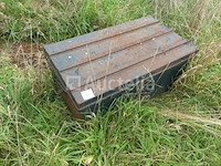 4 metalen kisten met inhoud - afbeelding 10 van  12