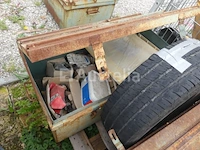 4 metalen kisten met inhoud - afbeelding 12 van  12