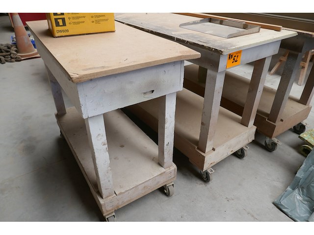 4 mobiele houten werktafels + kabelgoten - afbeelding 2 van  4