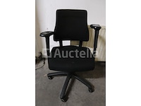 4 ongelijke bureaustoelen - afbeelding 2 van  7