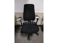 4 ongelijke bureaustoelen - afbeelding 5 van  7