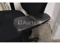 4 ongelijke bureaustoelen - afbeelding 6 van  7