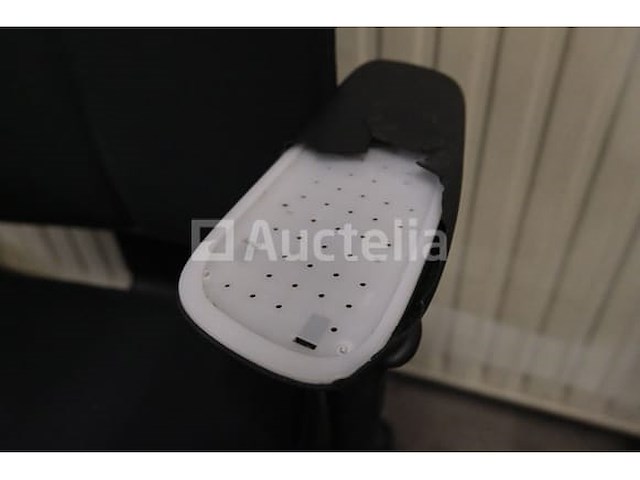 4 ongelijke bureaustoelen - afbeelding 7 van  7