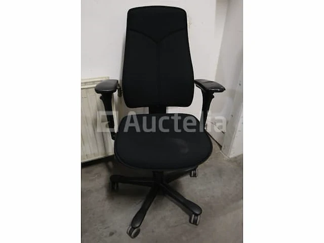 4 ongelijke bureaustoelen - afbeelding 4 van  7