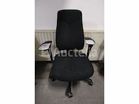 4 ongelijke bureaustoelen - afbeelding 5 van  7