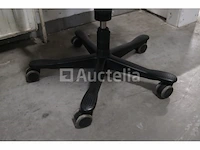 4 ongelijke bureaustoelen - afbeelding 4 van  6