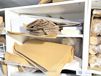 4 opbergkasten met inhoud - afbeelding 3 van  20