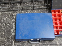 4 opbergkoffers met inhoud - afbeelding 4 van  4