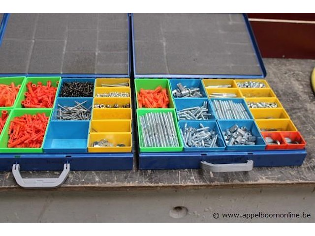 4 opbergkoffers met inhoud - afbeelding 3 van  4
