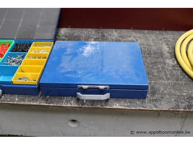 4 opbergkoffers met inhoud - afbeelding 4 van  4