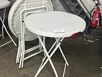 4 opvouwbare ronde tafels.
