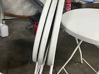 4 opvouwbare ronde tafels. - afbeelding 1 van  2