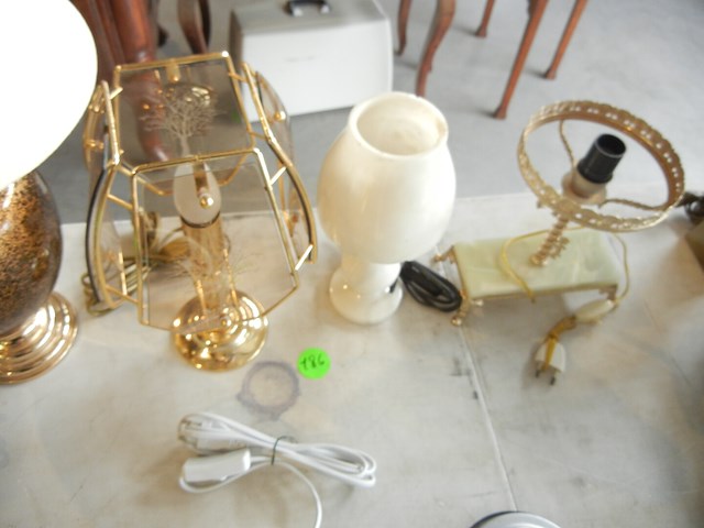 4 oude tafellampen - afbeelding 1 van  1