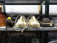 4 oude telefoons - afbeelding 1 van  2