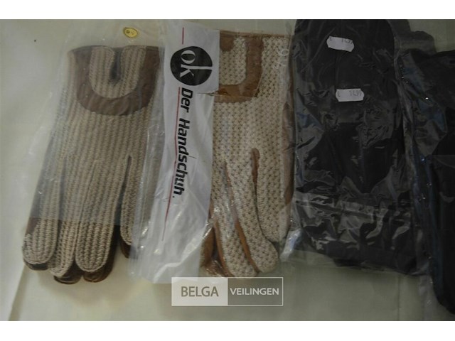 4 paar div soorten handschoenen - afbeelding 2 van  3