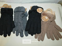 4 paar handschoenen div kleuren