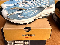 4 paar schoenen, licht beschadigd - afbeelding 3 van  5