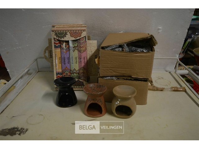 4 pakjes wiekrookstokjes en 12 aromabranders - afbeelding 1 van  3