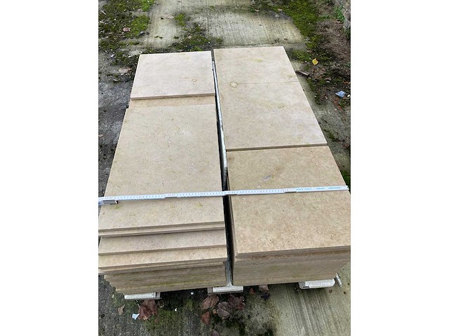 4 paletten bourgondische witsteen massangis banen - afbeelding 5 van  7