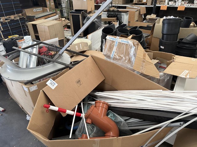 4 pallets bouwmaterialen - afbeelding 1 van  9