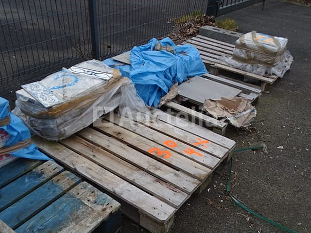 4 pallets (tegelbalans) - afbeelding 1 van  5