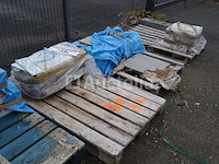 4 pallets (tegelbalans) - afbeelding 1 van  5
