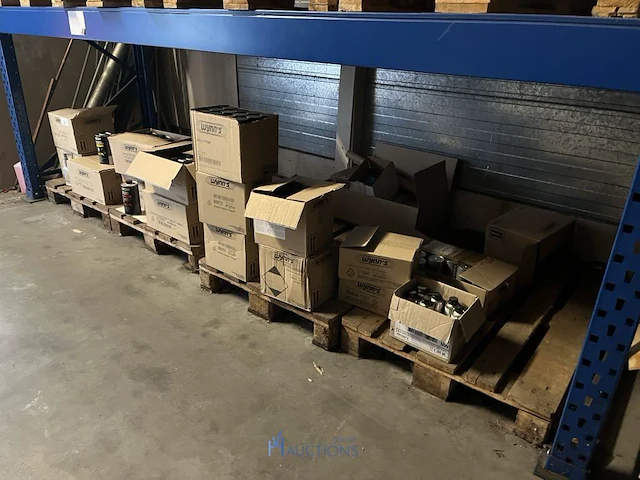 4 palletten onderhoudsproducten wynn's - afbeelding 1 van  21