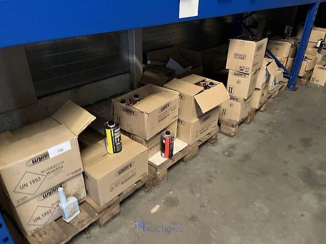 4 palletten onderhoudsproducten wynn's - afbeelding 12 van  21