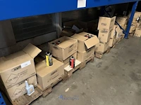 4 palletten onderhoudsproducten wynn's - afbeelding 12 van  21