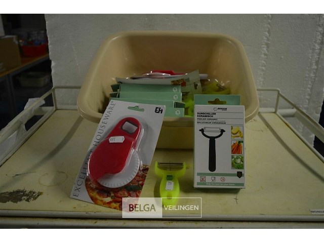 4 pizzasnijders, ±14 dunschillers - afbeelding 1 van  3