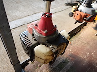 4 plantenkarren met tuinmateriaal (bosmaaiers, stokzaag, haagschaar…) - afbeelding 8 van  20