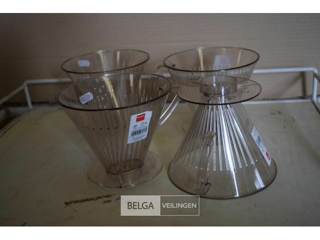 4 plastieken koffiefilters - afbeelding 1 van  2