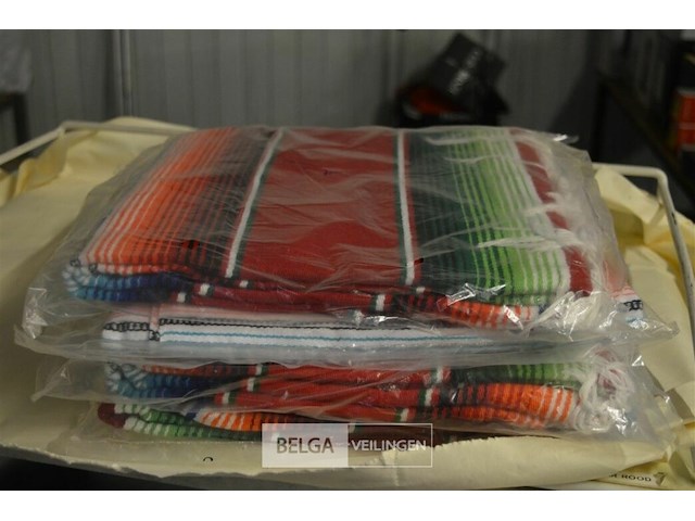 4 poncho div. kleuren 120x120cm - afbeelding 2 van  3