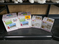 4 poppenmeubels - afbeelding 1 van  3