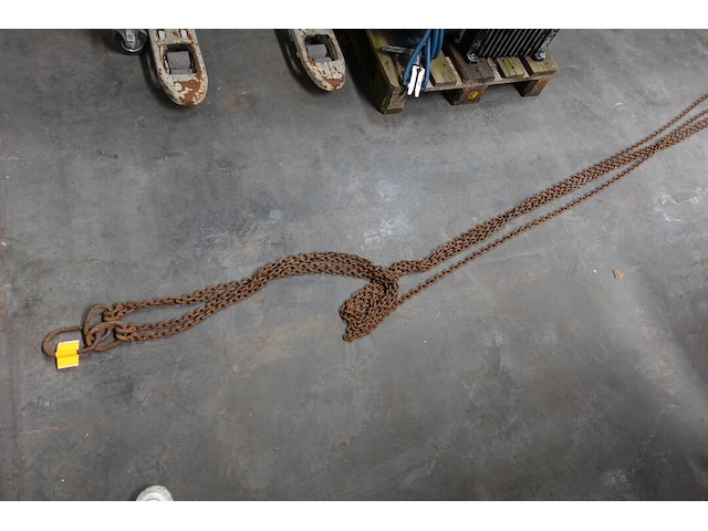 4 puntsketting (+-4m50) - afbeelding 1 van  5